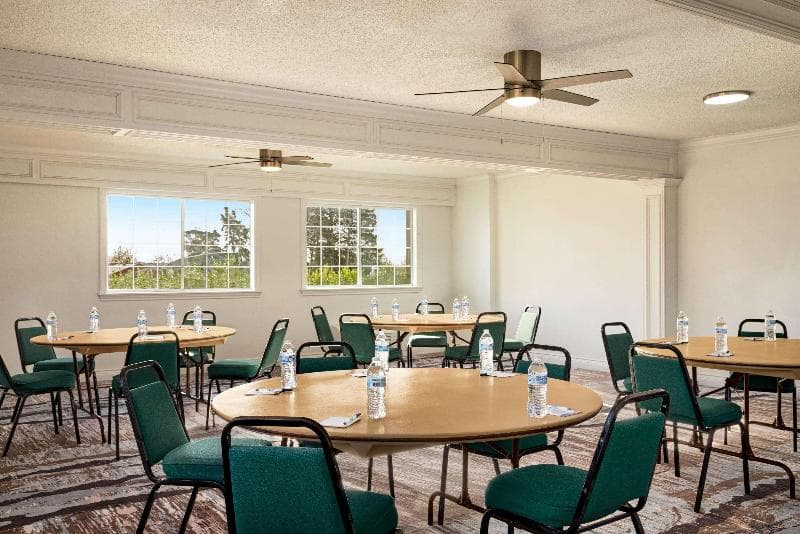 Baymont by Wyndham Blackwell I-35 photo 1