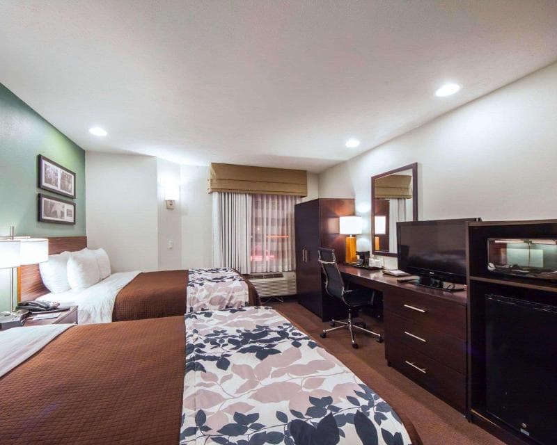 Sleep Inn & Suites Edmond 2