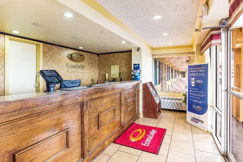 Econo Lodge McAlester 5