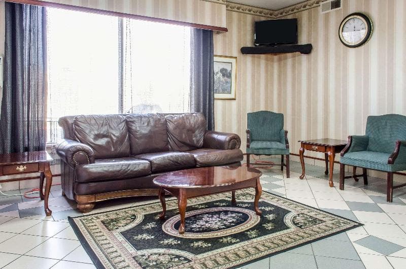 Econo Lodge York Pa 4