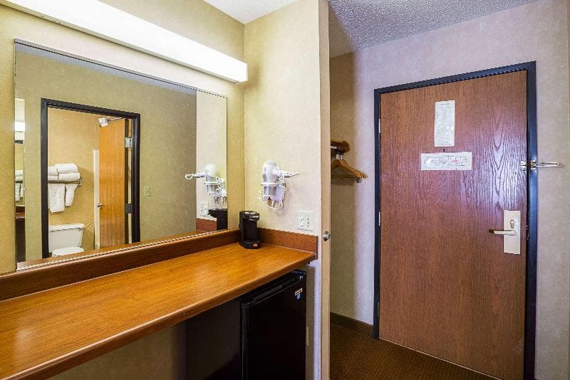 Quality Inn Mitchell Area photo 1