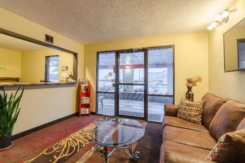 Rodeway Inn 5