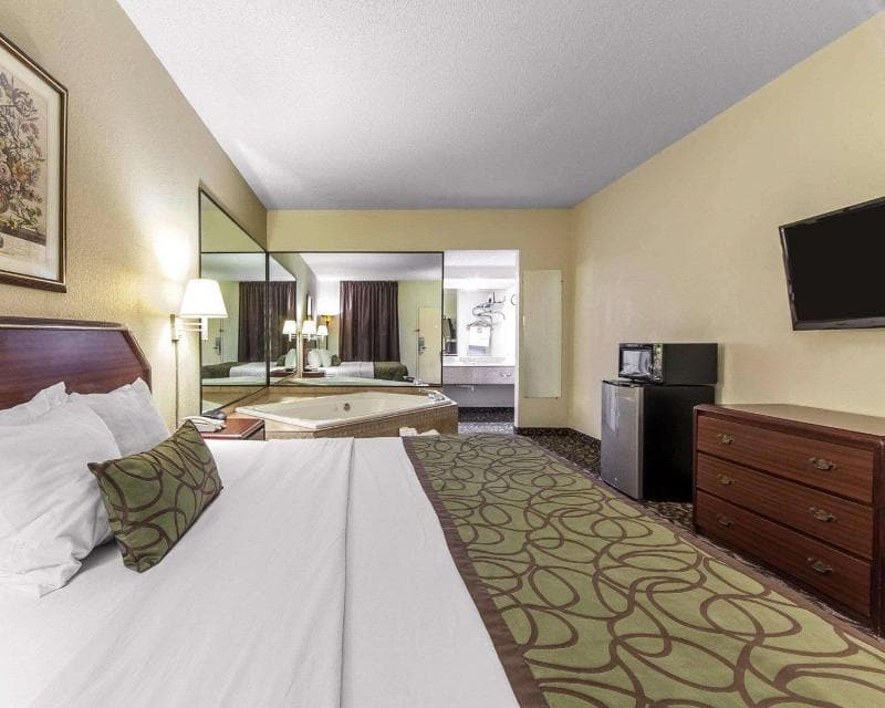 Quality Inn Downtown 3