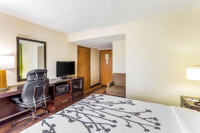 Sleep Inn & Suites 5