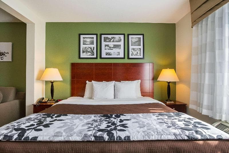 Sleep Inn & Suites 3