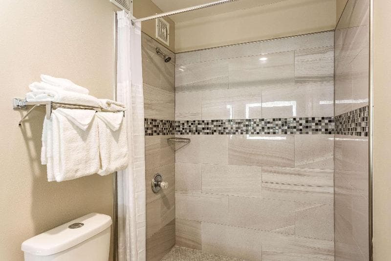 Econo Lodge Inn & Suites photo 1