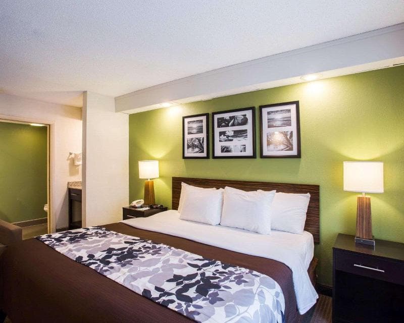 Sleep Inn Brentwood 4