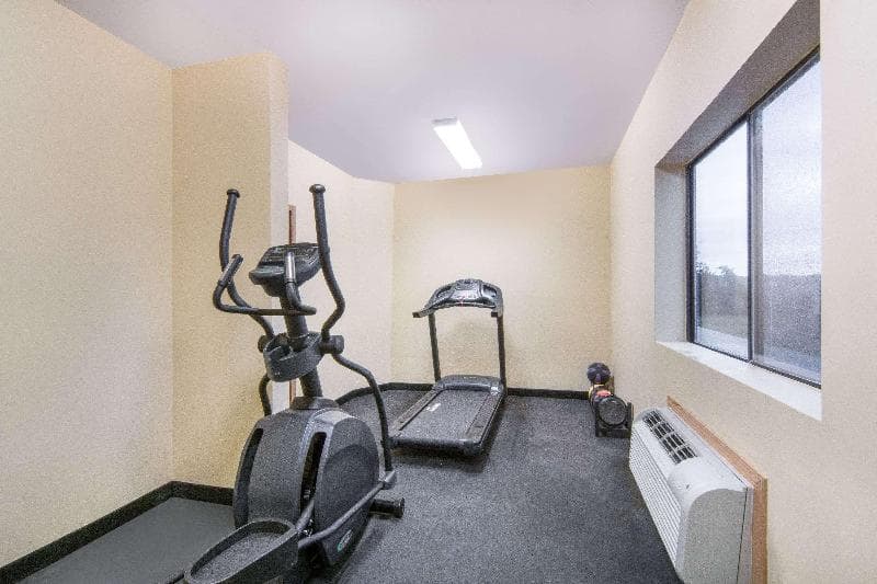 Days Inn by Wyndham Baytown East 1