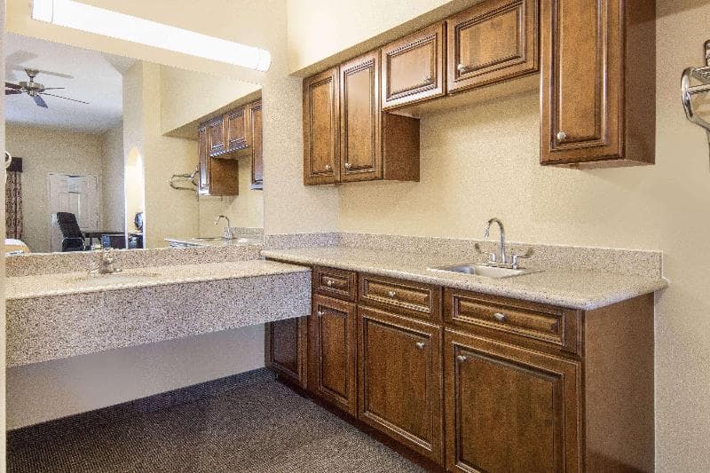 Days Inn by Wyndham Baytown East 2