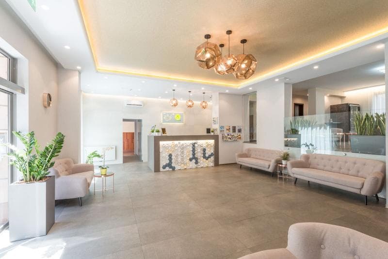 Corvin Plaza Apartments And Suites 4