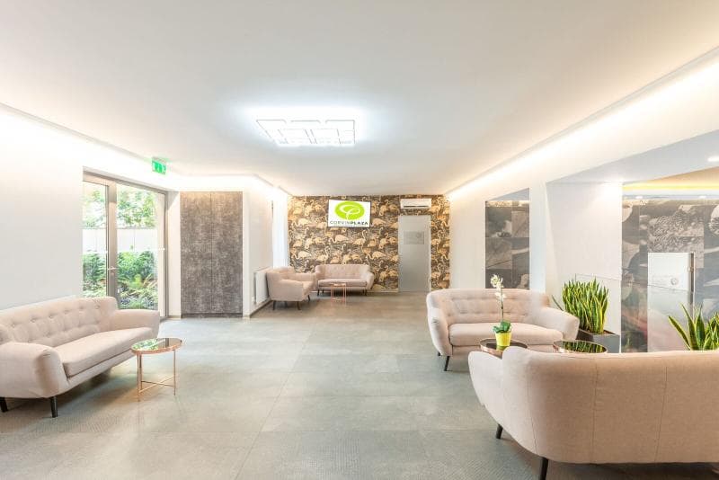 Corvin Plaza Apartments And Suites 5