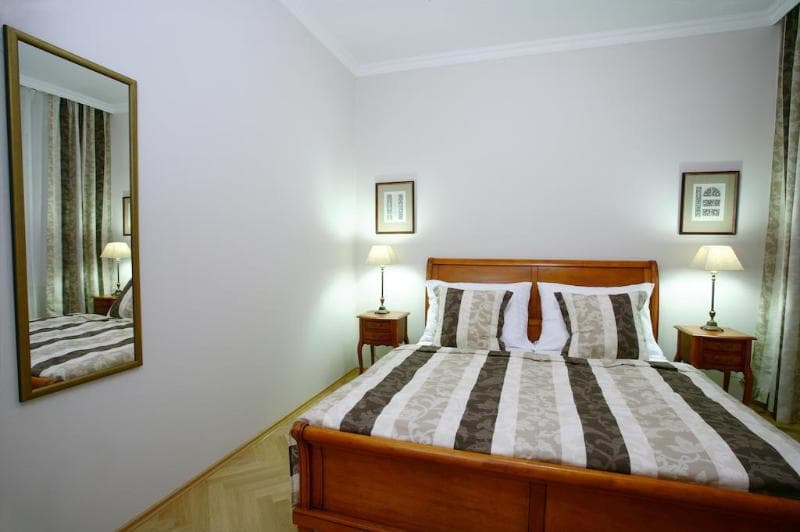 Hunger Wall Residence 4