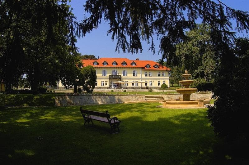 Grof Degenfeld Castle 4