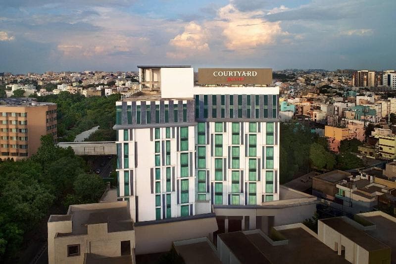 Courtyard By Marriott 2