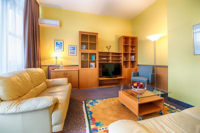 Hotel Achat Comfort City Frankfurt (Formerly Golden Leaf Hotel) 5