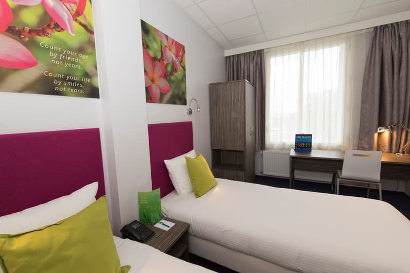 Court Garden Hotel 5