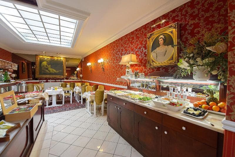 Hotel Urania 2