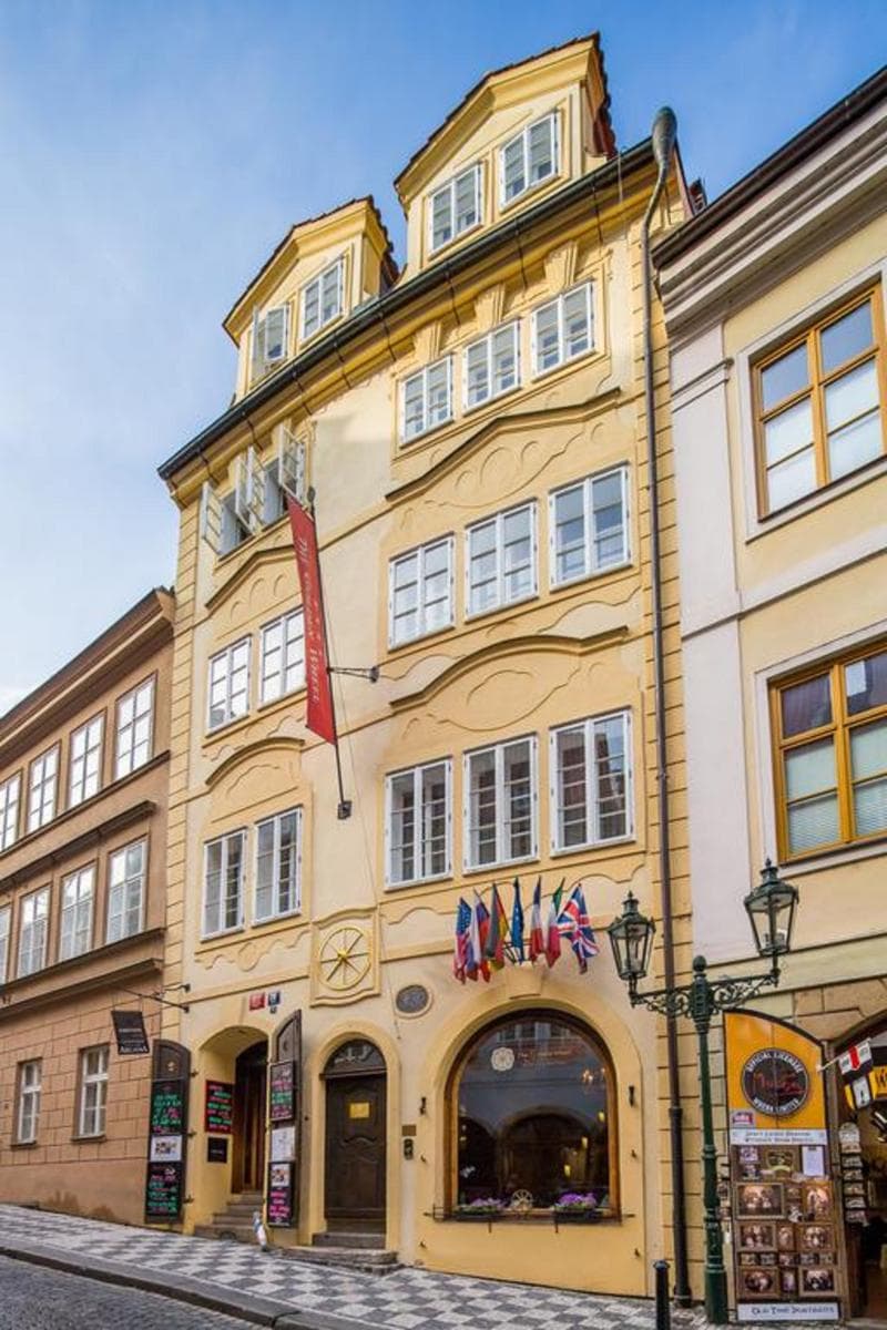 The Golden Wheel Hotel photo 1