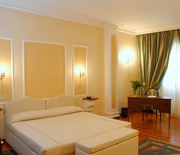 Hotel City photo 1