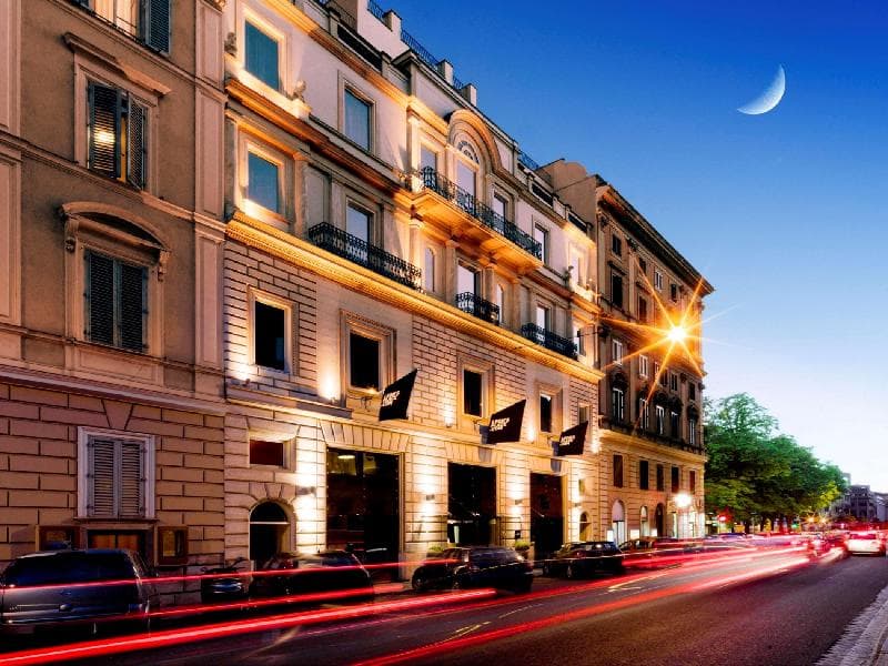 Leon's Place Hotel 3