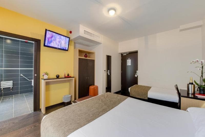 Source Hotel 2