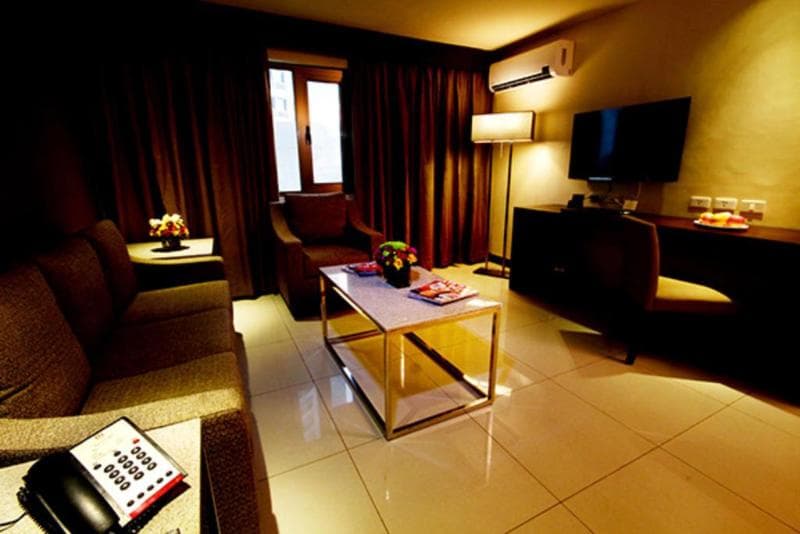 Mandarin Plaza Hotel 2
