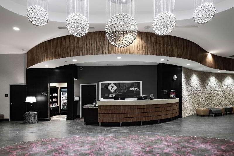 Hampton Inn & Suites Raleigh Downtown 4