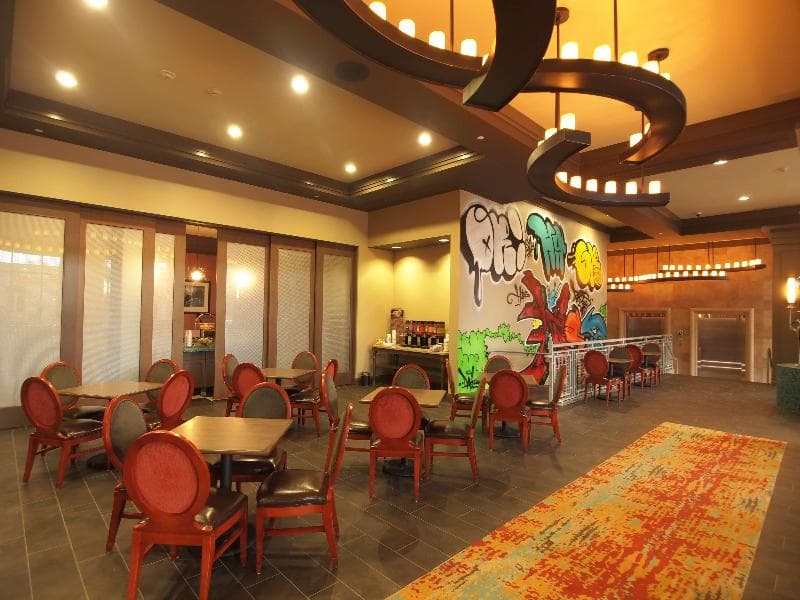 Hampton Inn & Suites Austin @ The University/Capitol 3