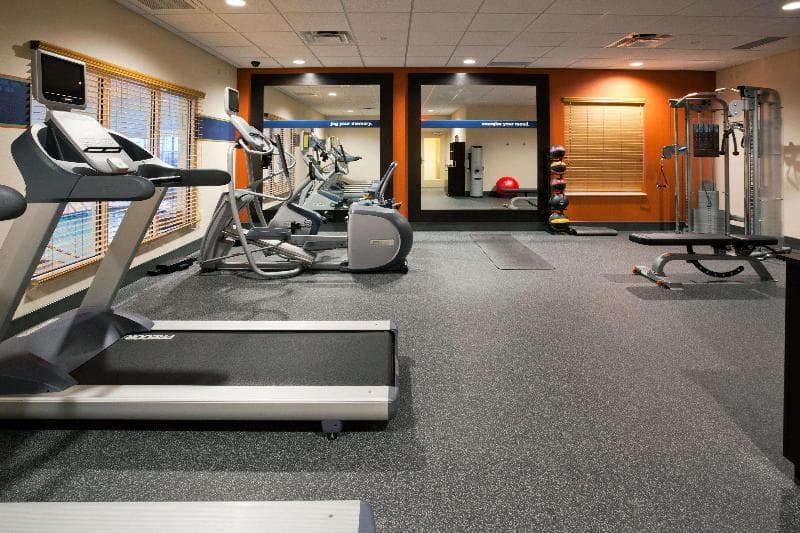 Hampton Inn & Suites Minot Airport 2