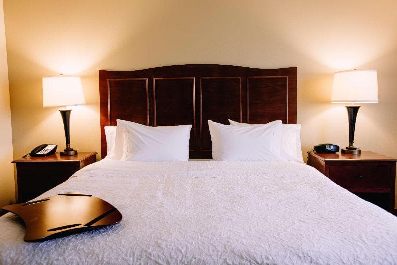 Hampton Inn & Suites Minot Airport 4