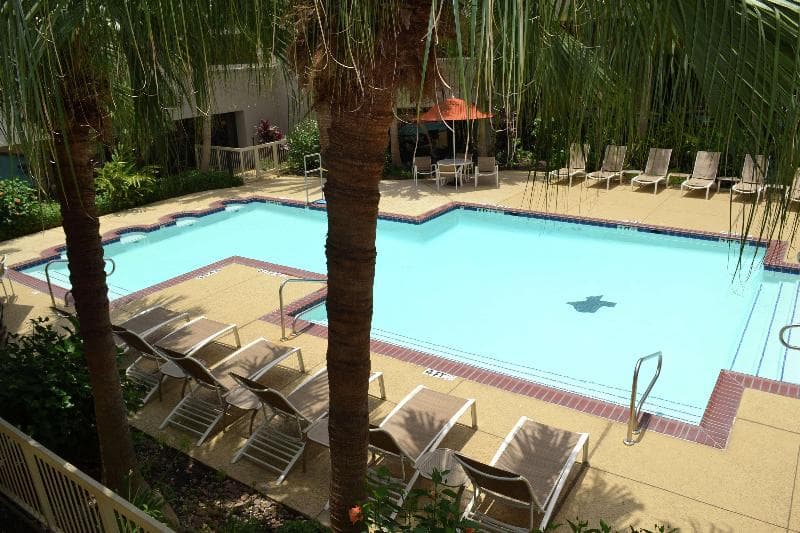 DoubleTree by Hilton Hotel Houston Hobby Airport 4