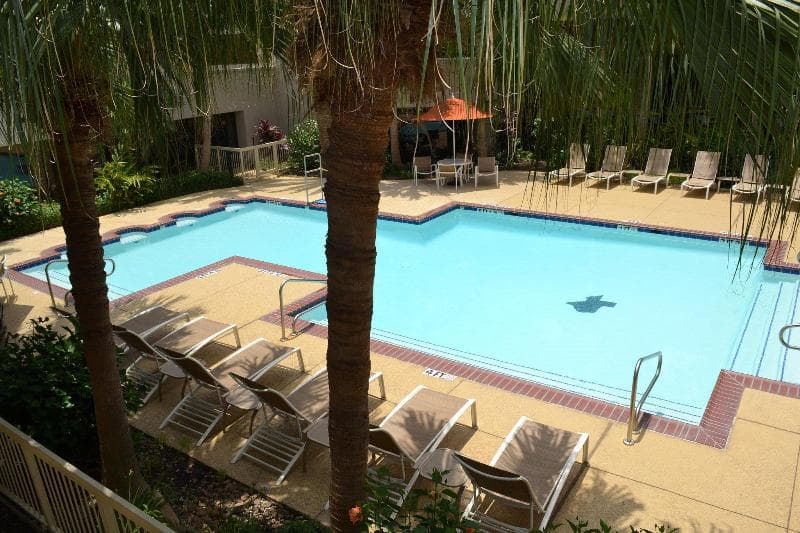 DoubleTree by Hilton Hotel Houston Hobby Airport 3