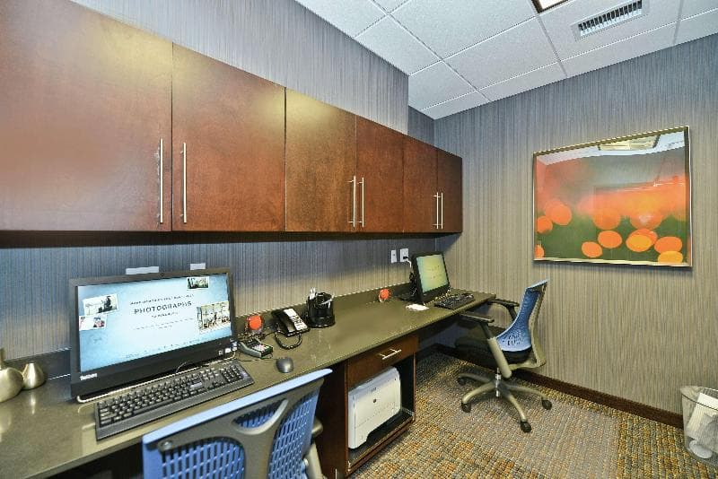 Hampton Inn & Suites Greensboro/Coliseum Area photo 1