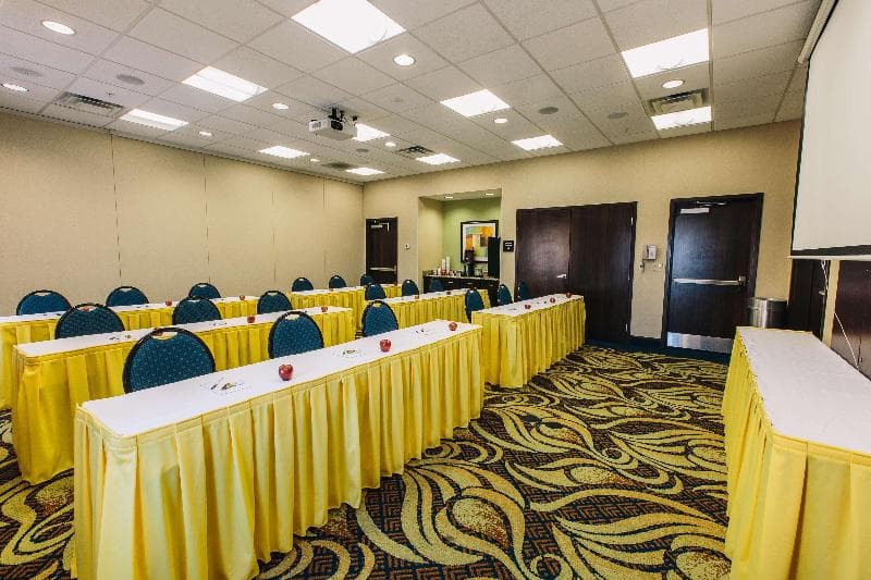 Hampton Inn & Suites Effingham 1