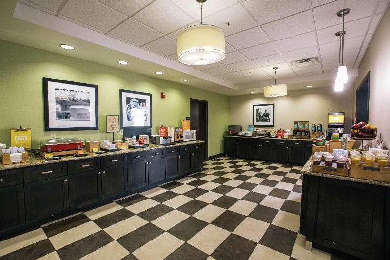 Hampton Inn & Suites Effingham 3