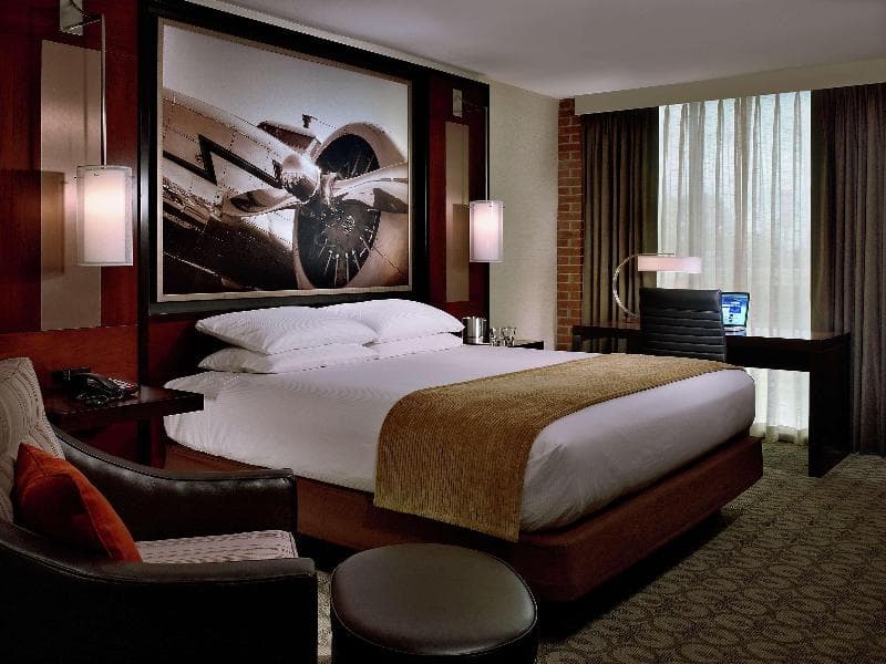 DoubleTree by Hilton Hotel & Suites Charleston Airport 5