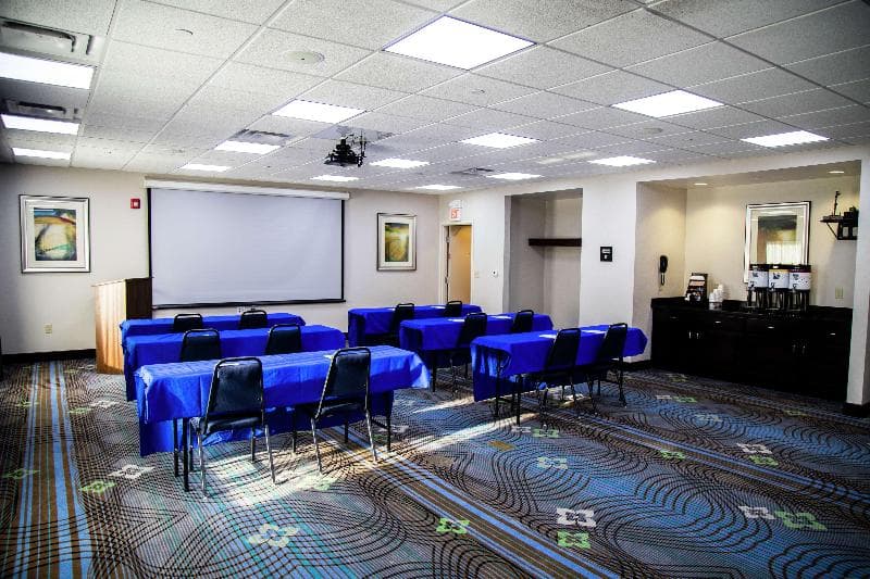 Hampton Inn & Suites Sharon photo 1