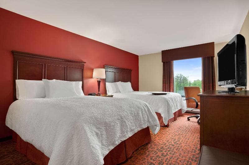 Hampton Inn Magnolia 4