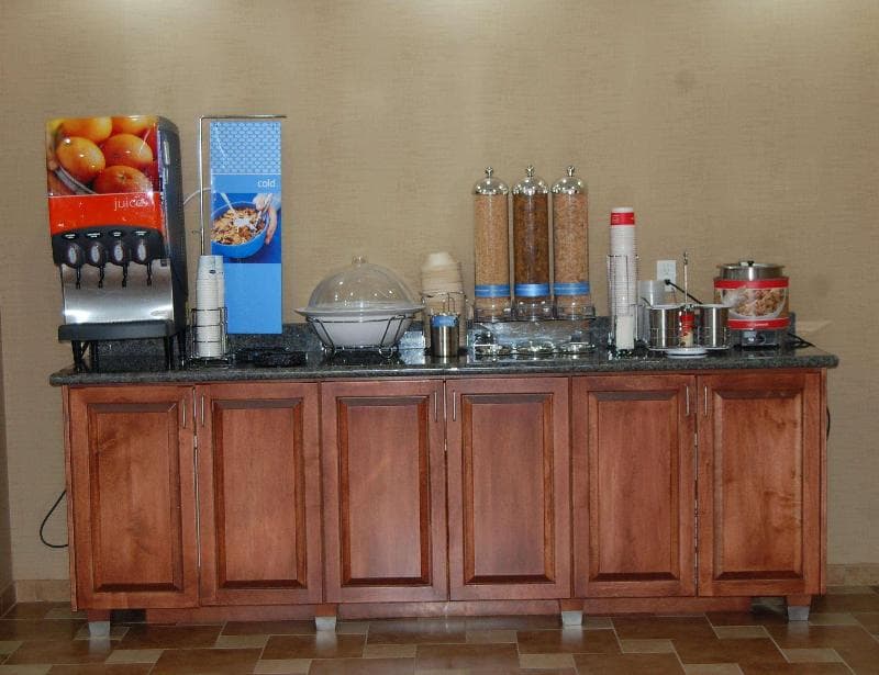 Hampton Inn Sidney 4