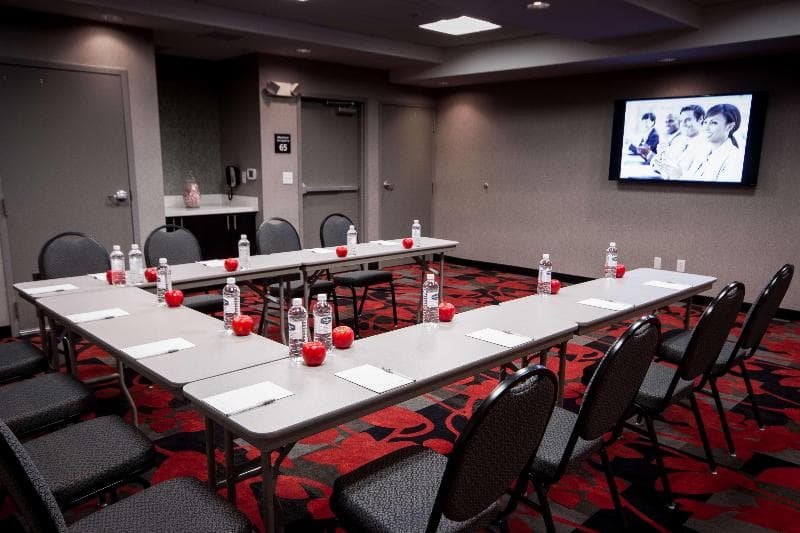 Hampton Inn & Suites DuPont photo 1