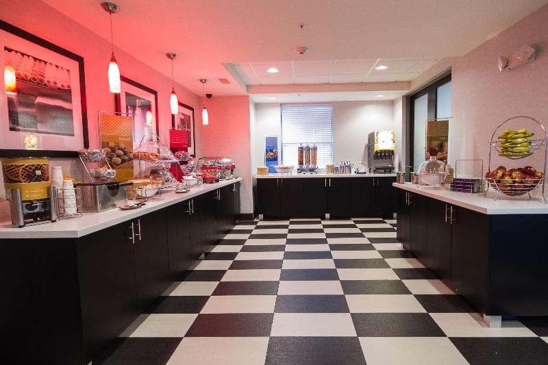 Hampton Inn & Suites DuPont 3