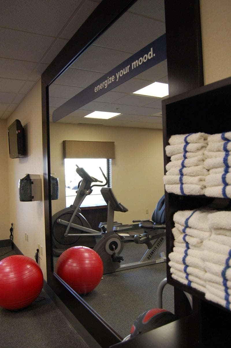 Hampton Inn Geneseo 2