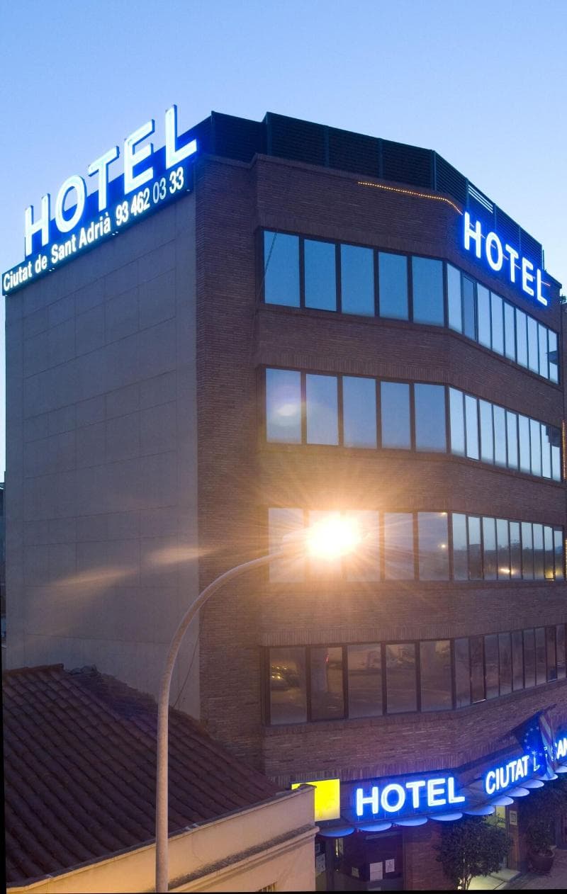 Hotel Ciutat de Sant Adria 3