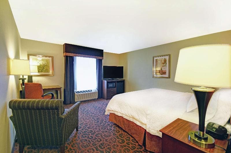 Hampton Inn Beloit 4