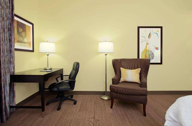 Hampton Inn Winfield 5