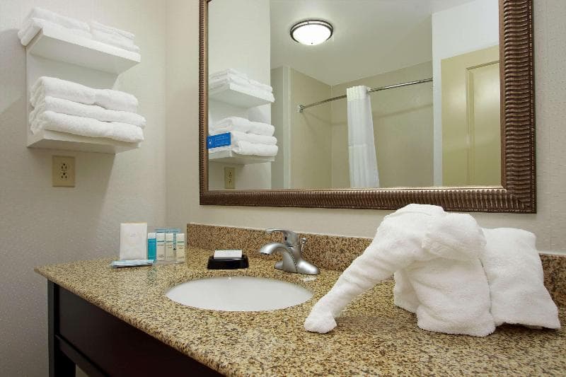 Hampton Inn Winfield 4