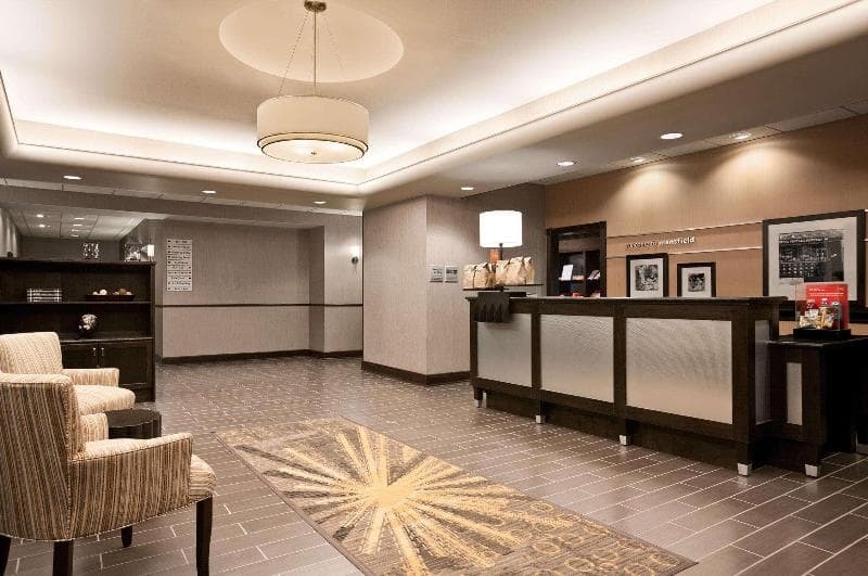 Hampton Inn & Suites Mansfield 2