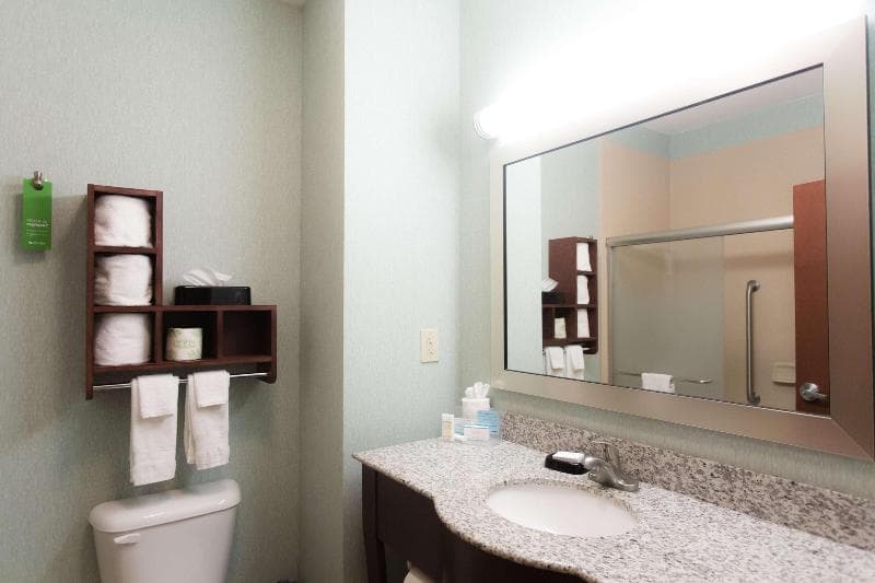 Hampton Inn & Suites Middlebury 5