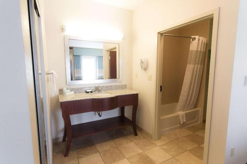 Hampton Inn & Suites Middlebury 4