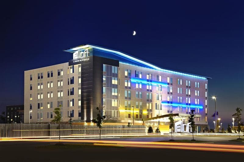 Aloft Vaughan Mills 5